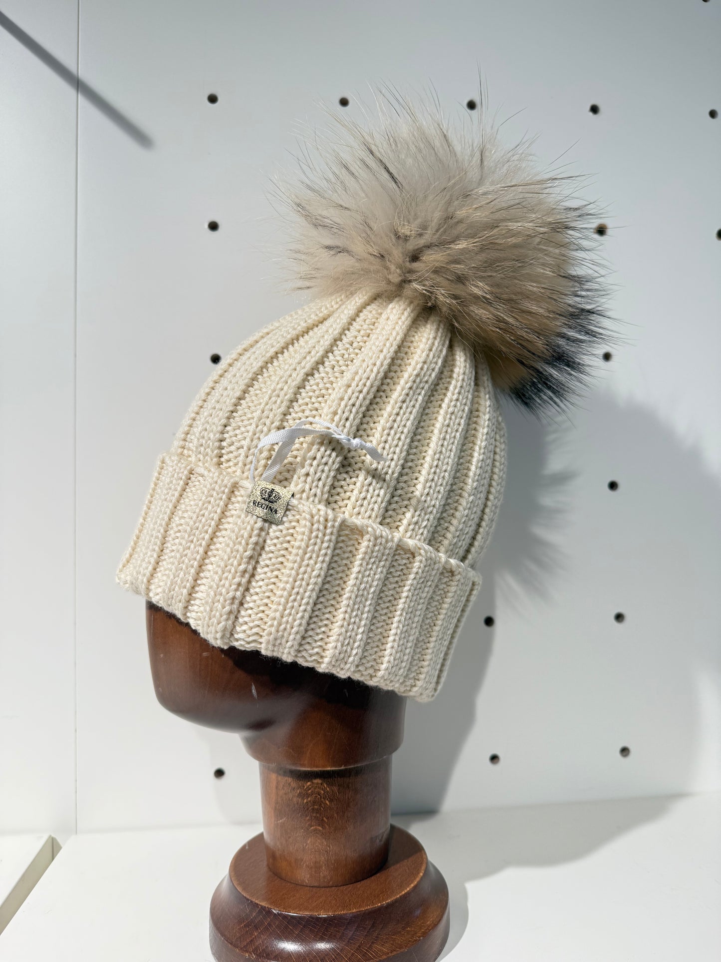Cappello di Lana Regina con Pompon