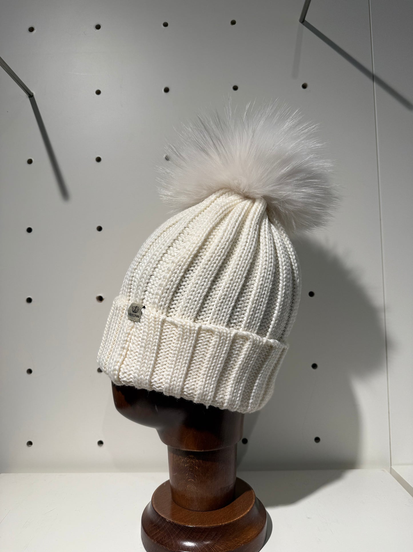 Cappello di Lana Regina con Pompon