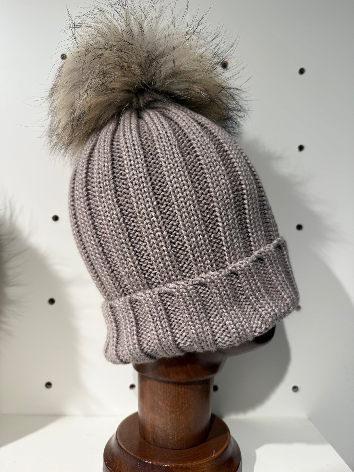 Cappello di Lana Regina con Pompon