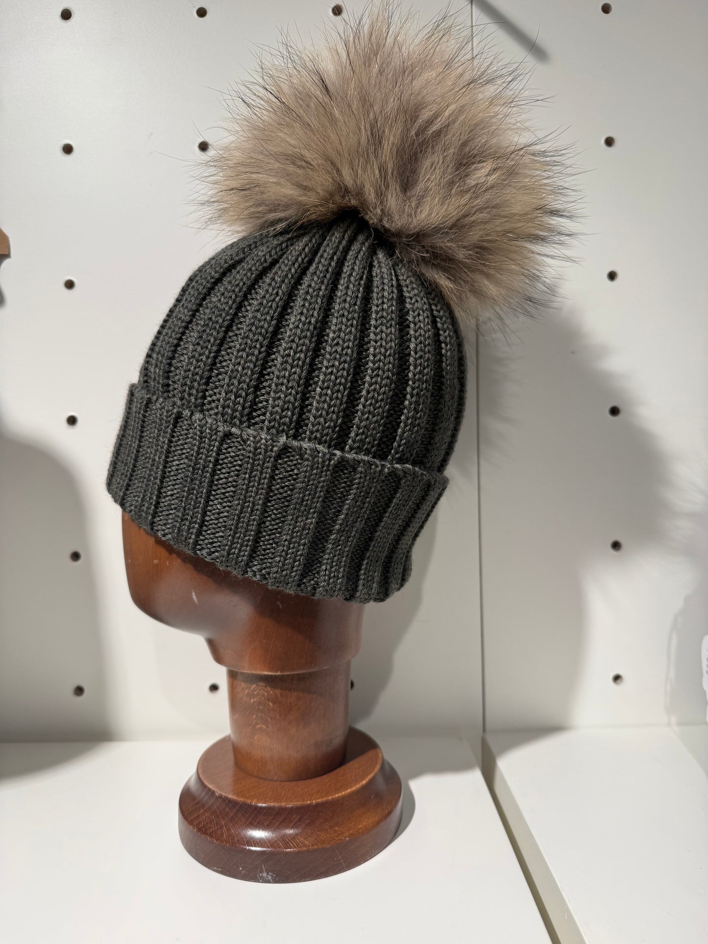 Cappello di Lana Regina con Pompon